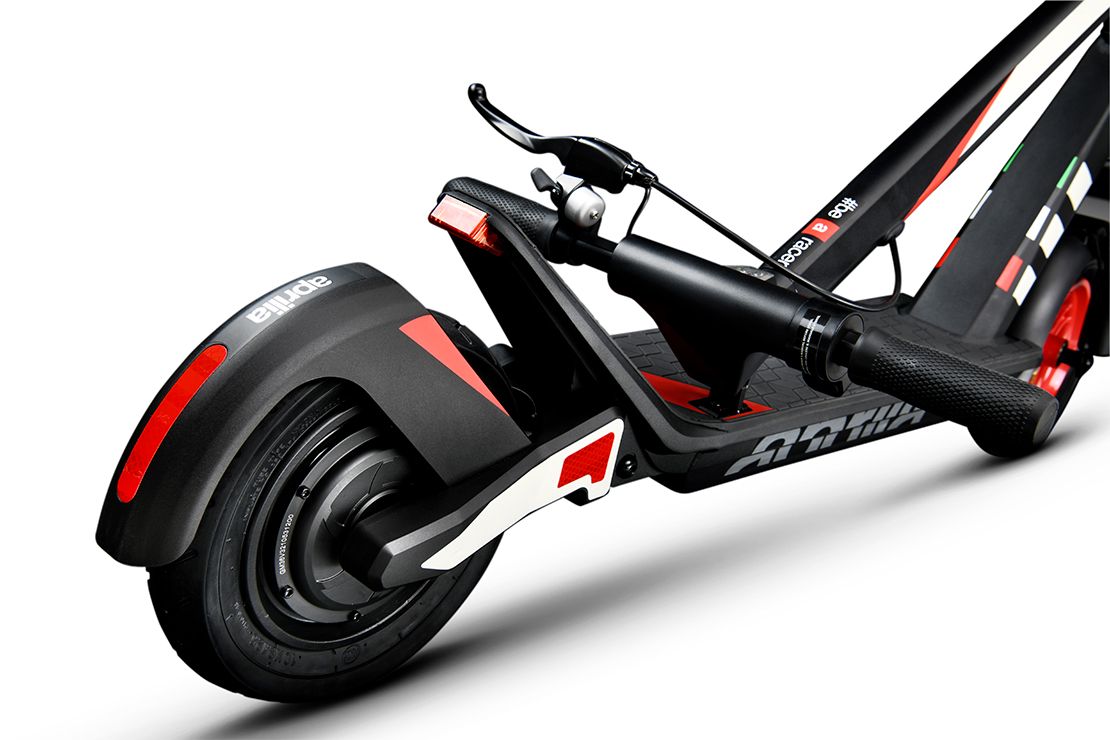 Aprilia eSR2 电动滑板车