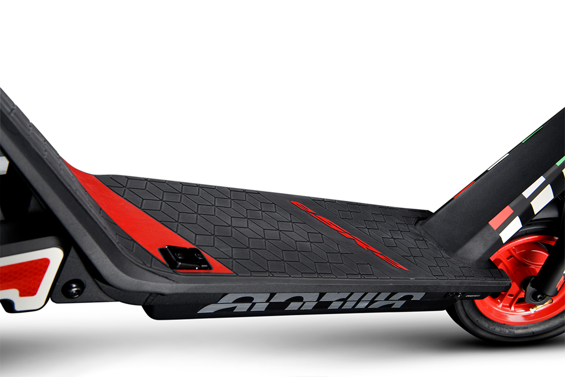 Aprilia eSR2 电动滑板车