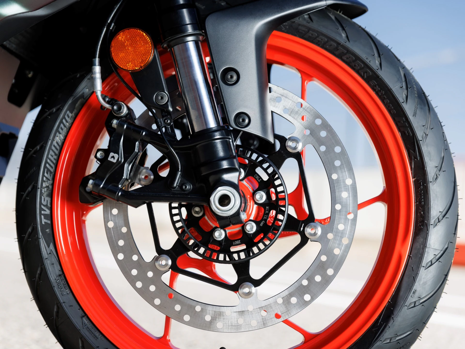 Aprilia_RS457_wall-image_1920x1440_3.webp